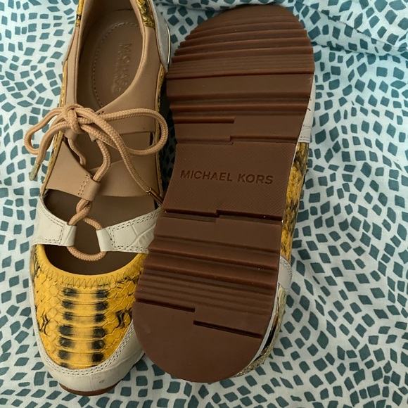 Michael Kors Beckett trainer crocodile embossed leather  size 6 - Picture 4 of 6